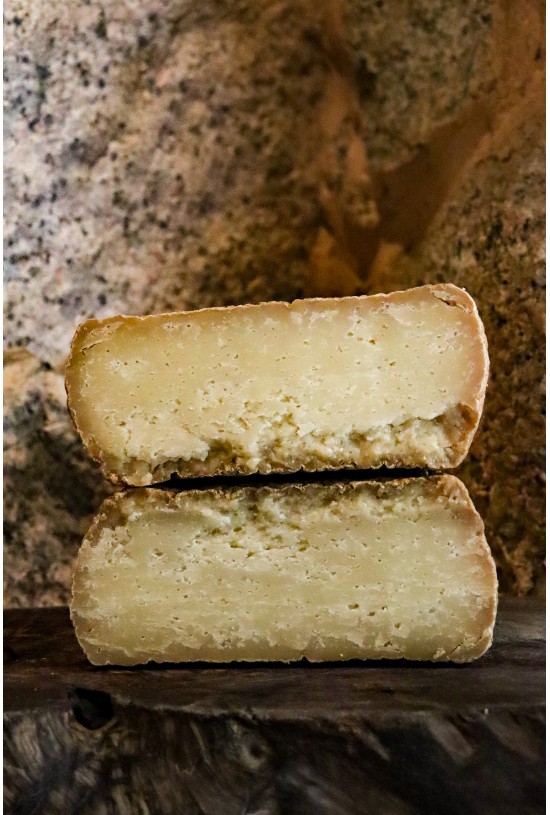 Tomme de chèvre affinée, Bergerie de Campomoro